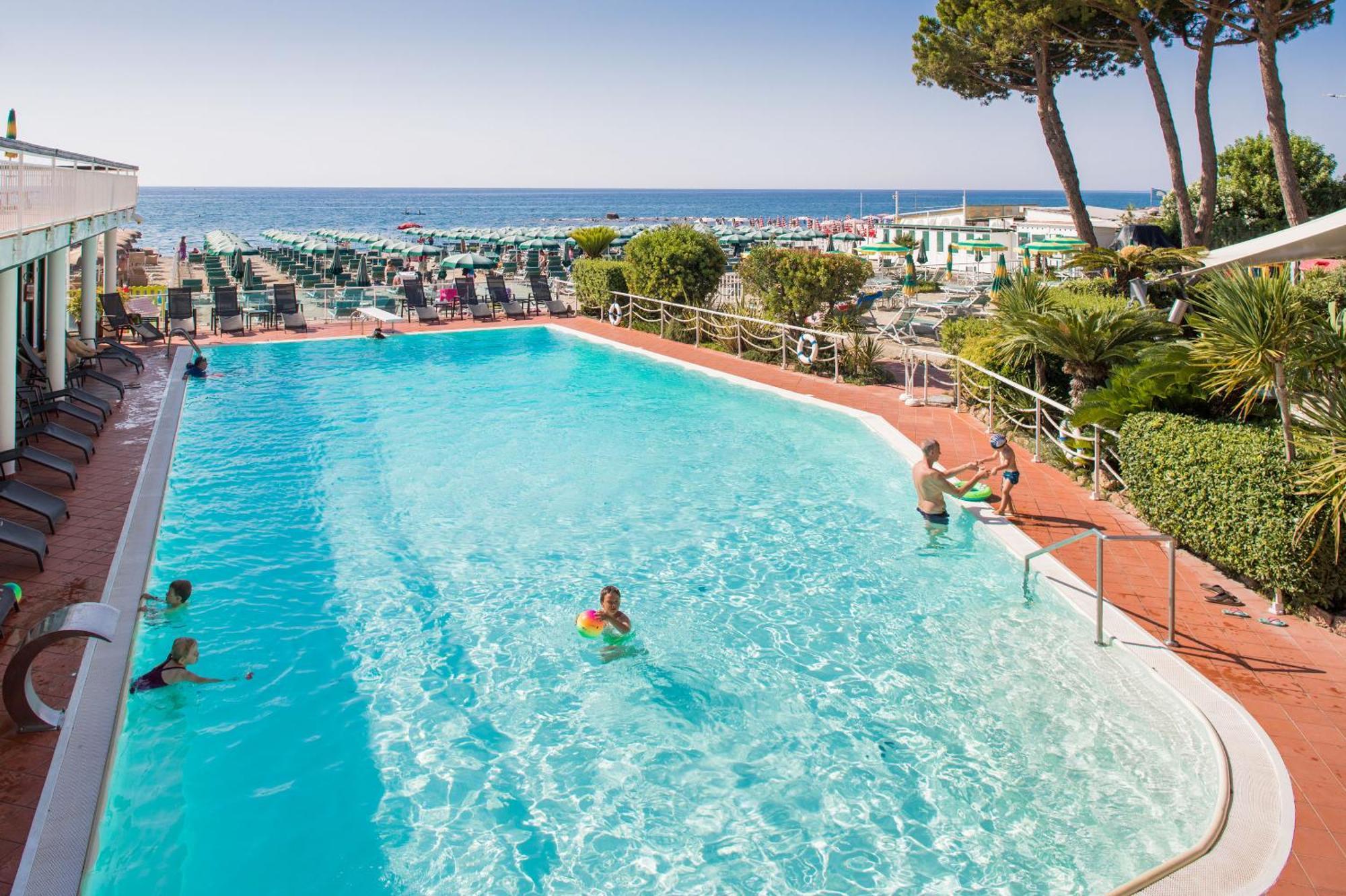 Hotel Gabriella Diano Marina Ngoại thất bức ảnh