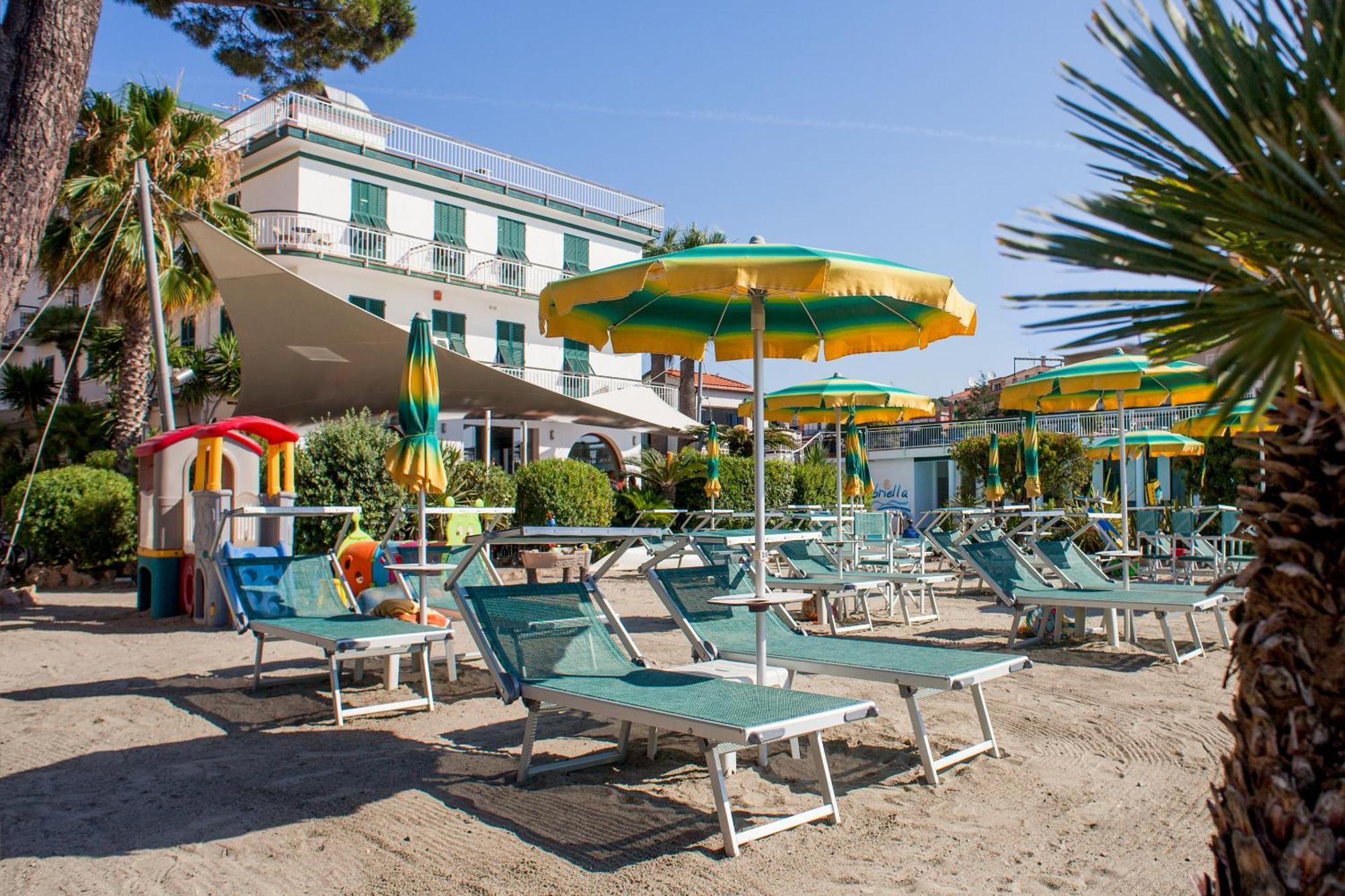 Hotel Gabriella Diano Marina Ngoại thất bức ảnh