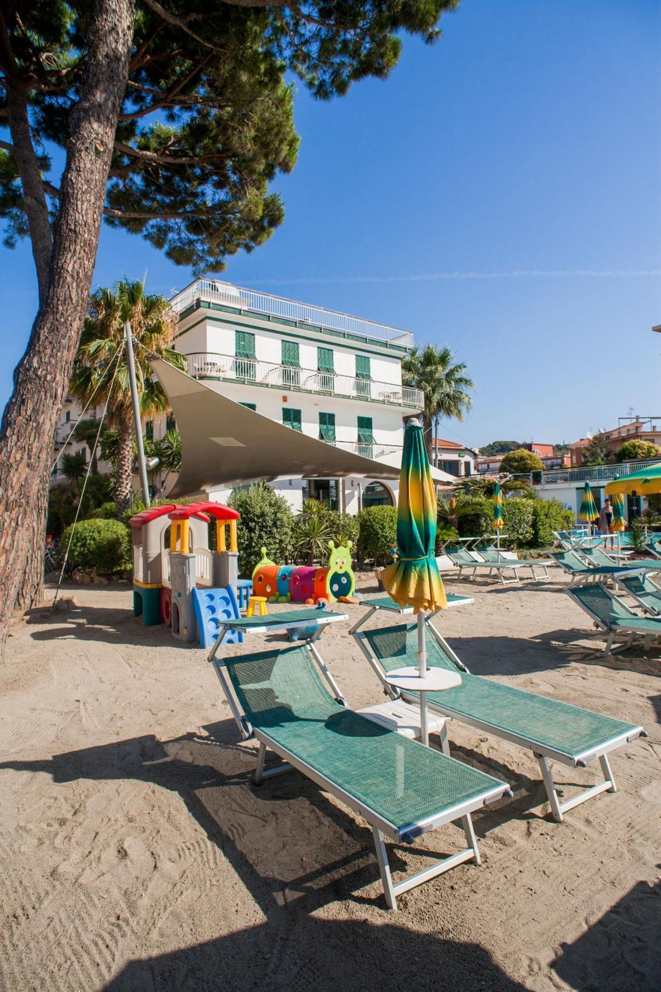 Hotel Gabriella Diano Marina Ngoại thất bức ảnh