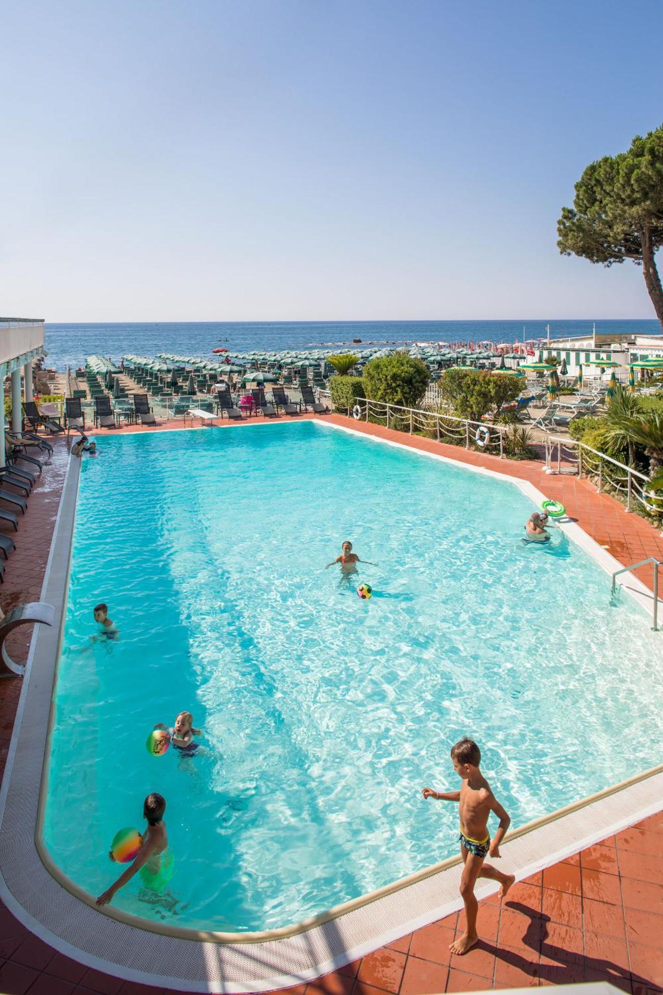 Hotel Gabriella Diano Marina Ngoại thất bức ảnh